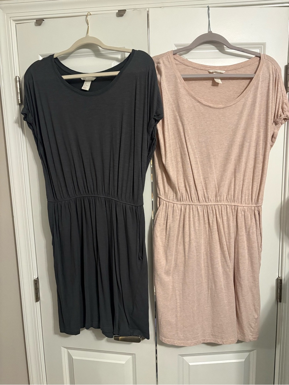 H&M Short Sleeve Elastic Waist Mini Dress — Black & Blush